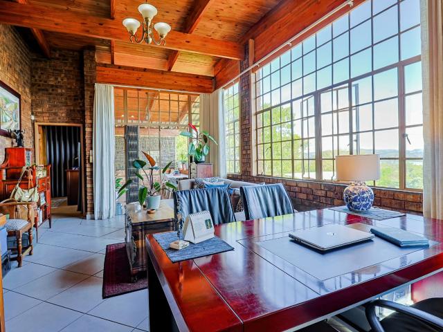 Townhouse for sale in Hartbeespoort Dam Nature Reserve, North West