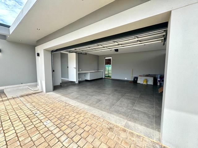 Townhouse for sale in Umdloti, Kwazulu-natal