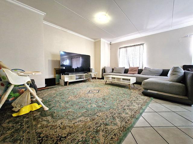 Townhouse for sale in Nellmapius, Gauteng