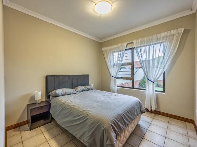 Townhouse for sale in Waterkloof, Gauteng