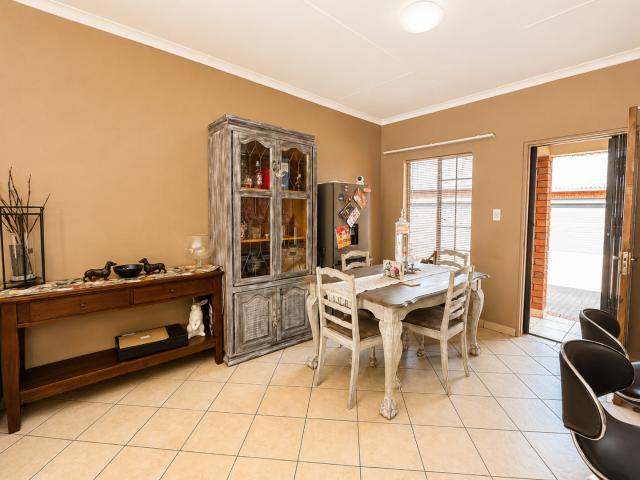 Townhouse for sale in Waterkloof, Gauteng