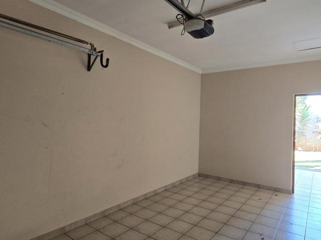 Townhouse for sale in Waterkloof, Gauteng