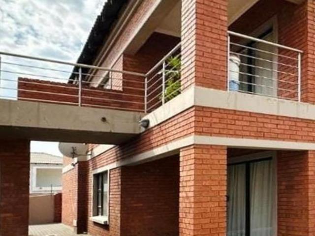Townhouse for sale in Vosloorus, Gauteng