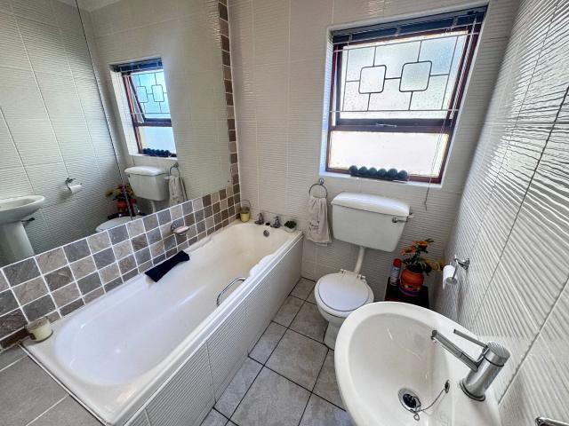 Townhouse for sale in Port Elizabeth, Eastern Cape