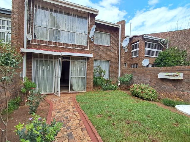 Townhouse for sale in Dr Kenneth Kaunda, North West