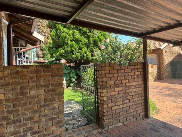Townhouse for sale in Ekurhuleni, Gauteng