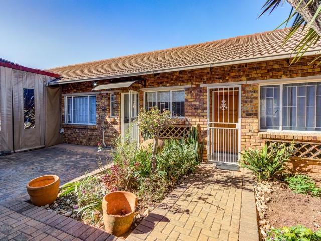 Townhouse for sale in Ekurhuleni, Gauteng