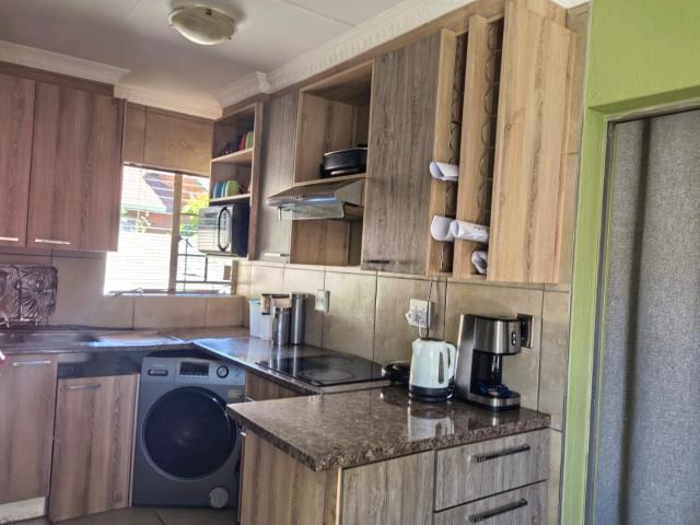 Townhouse for sale in Ekurhuleni, Gauteng