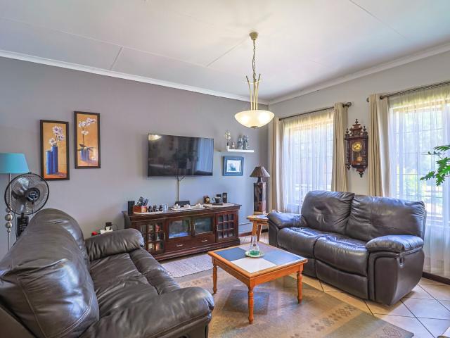 Townhouse for sale in Hartbeespoort Dam Nature Reserve, North West