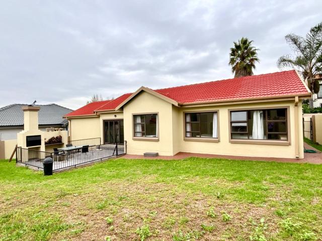 Townhouse for sale in Olievenhoutbos, Gauteng