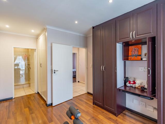 Townhouse for sale in Durban North, Kwazulu-natal