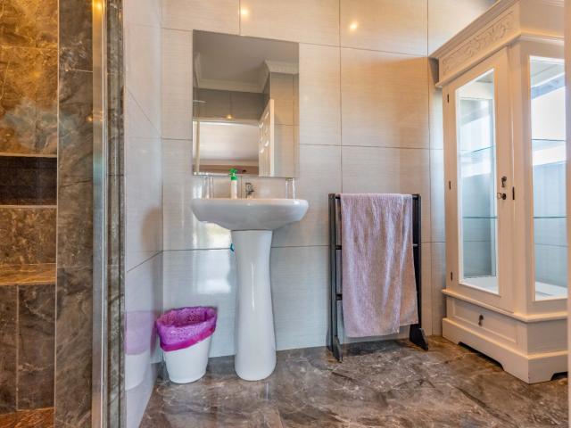 Townhouse for sale in Durban North, Kwazulu-natal