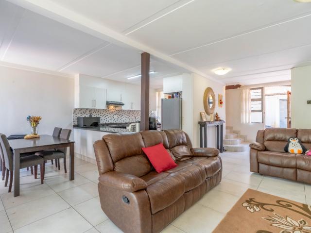 Townhouse for sale in Durban North, Kwazulu-natal