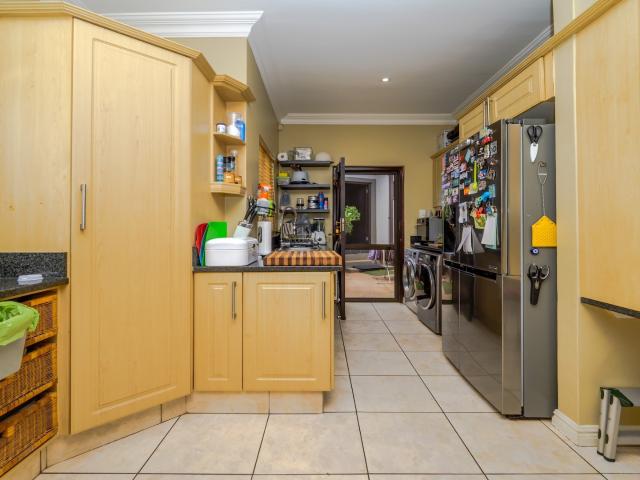 Townhouse for sale in Princess Grant, Kwazulu-natal