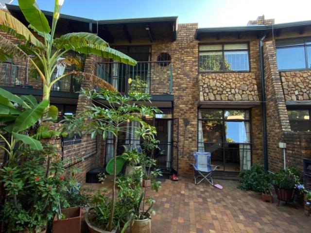 Townhouse for sale in Waterkloof, Gauteng