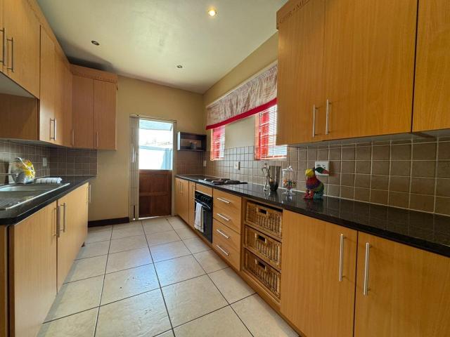 Townhouse for sale in Dr Kenneth Kaunda, North West
