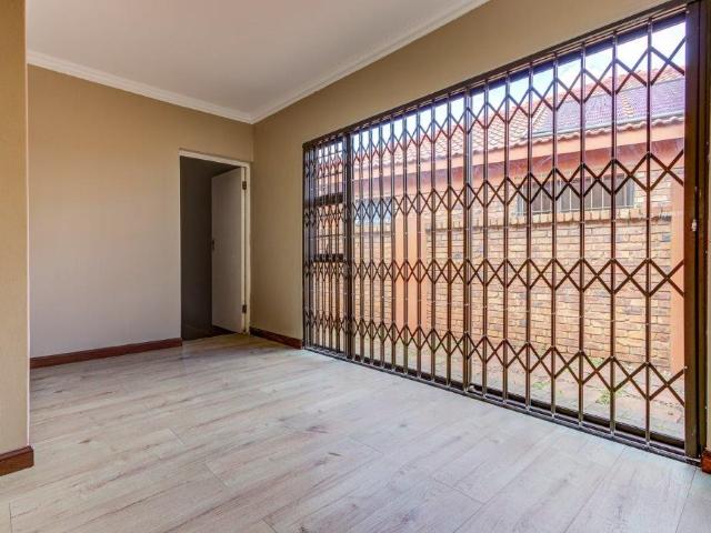 Townhouse for sale in Ekurhuleni, Gauteng