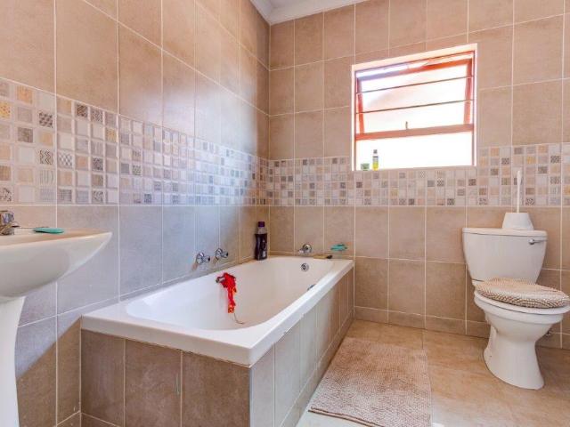 Townhouse for sale in Ekurhuleni, Gauteng