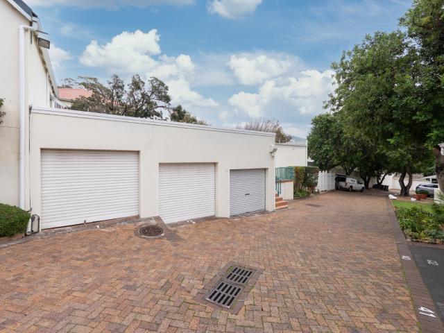 Townhouse for sale in Cape Town, Western Cape
