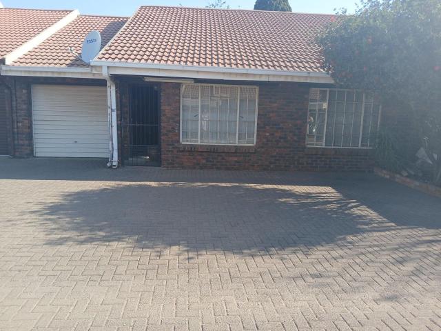 Townhouse for sale in Vereeniging