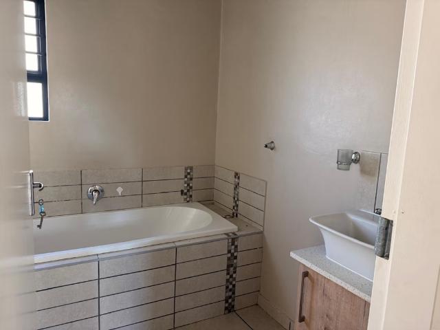 Townhouse for sale in Xhariep District Municipality, Free State