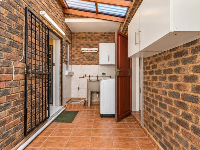 Townhouse for sale in Waterkloof, Gauteng