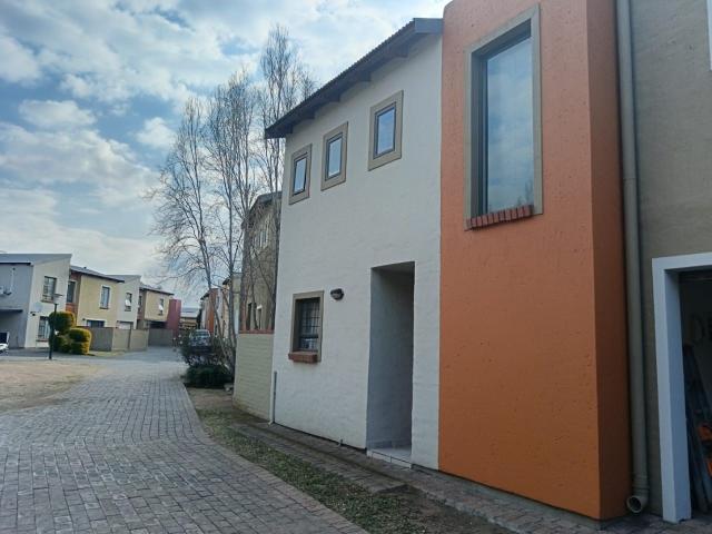 Townhouse for sale in Tlhabane, North West