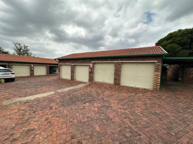 Townhouse for sale in Nooitgedacht, Gauteng