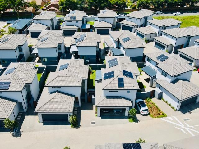 Townhouse for sale in Nooitgedacht, Gauteng
