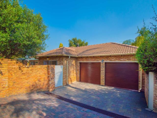Townhouse for sale in Nooitgedacht, Gauteng