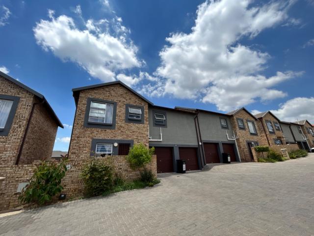 Townhouse for sale in Nooitgedacht, Gauteng