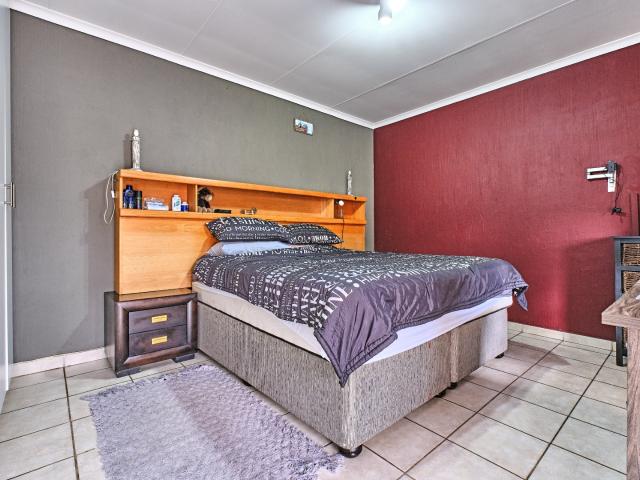 Townhouse for sale in Nooitgedacht, Gauteng