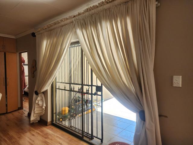 Townhouse for sale in Dr Kenneth Kaunda, North West