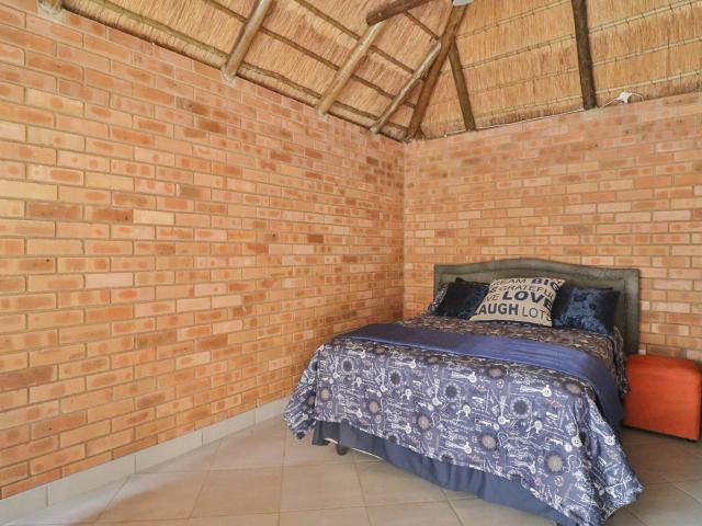 Townhouse for sale in Dr Kenneth Kaunda, North West