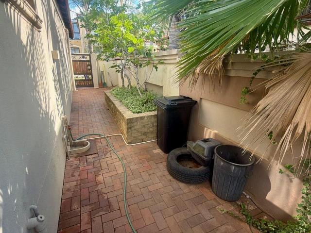 Townhouse for sale in Dr Kenneth Kaunda, North West