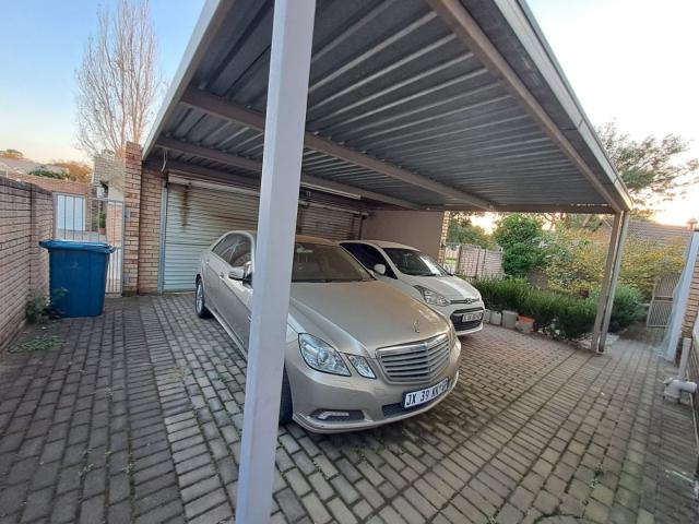 Townhouse for sale in Nellmapius, Gauteng