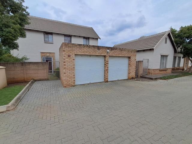 Townhouse for sale in Nellmapius, Gauteng