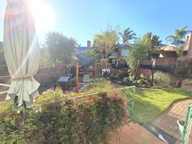 Townhouse for sale in Vosloorus, Gauteng