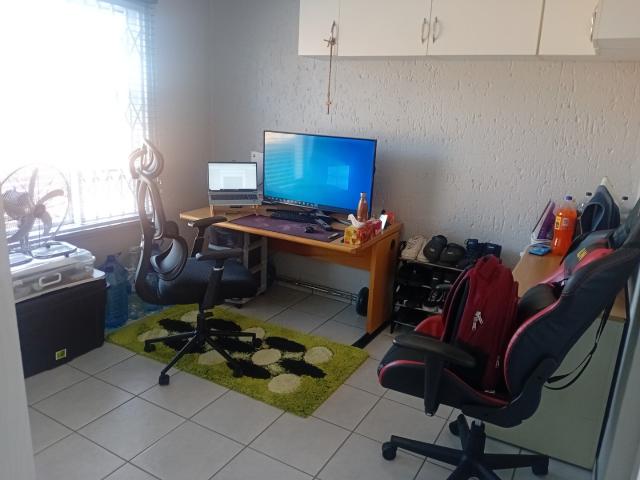 Townhouse for sale in Vosloorus, Gauteng
