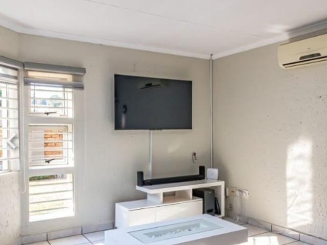 Townhouse for sale in Vosloorus, Gauteng