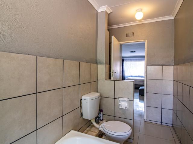 Townhouse for sale in Vosloorus, Gauteng