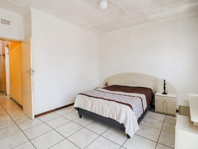 Townhouse for sale in Vosloorus, Gauteng
