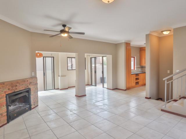 Townhouse for sale in Hartbeespoort Dam Nature Reserve, North West