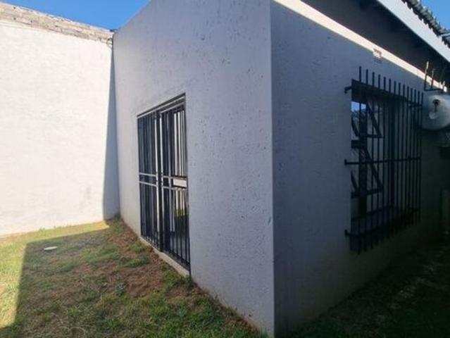 House for rent in Airfield, City of Ekurhuleni Metropolitan Municipality
