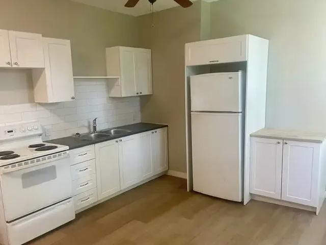 Townhouse for rent in Wanup, Ontario