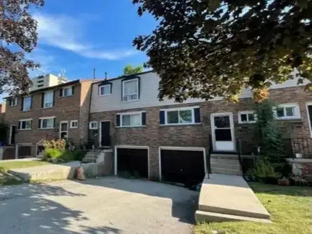 Townhouse for rent in Ancaster, Ontario
