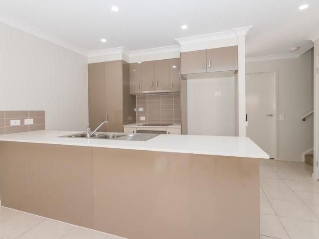 Townhouse for rent in 11 Hampton Green, Greater Brisbane