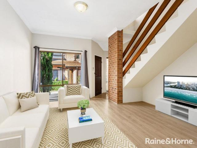 Townhouse for rent in Sydney, New South Wales