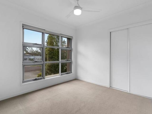 Townhouse for rent in Fernbrook, Queensland