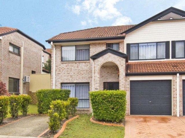 Townhouse for rent in Pacific Pines, Gold Coast City
